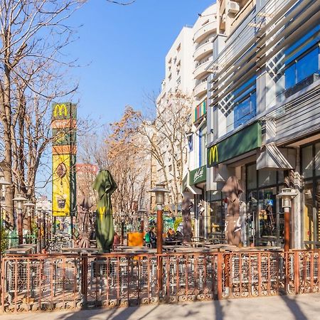 New Studio Carturesti - City Center Bukarest Kültér fotó