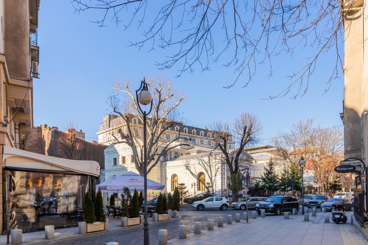 New Studio Carturesti - City Center Bukarest Kültér fotó