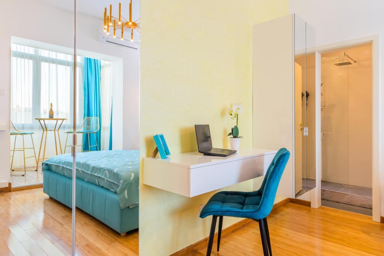 New Studio Carturesti - City Center Bukarest Kültér fotó