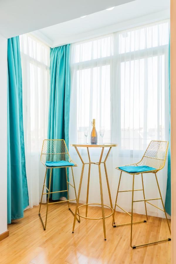 New Studio Carturesti - City Center Bukarest Kültér fotó
